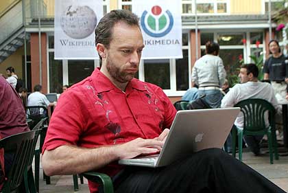 jimmy_wales_wikipedia.jpg