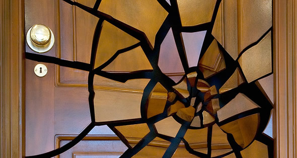 shattered_door_2